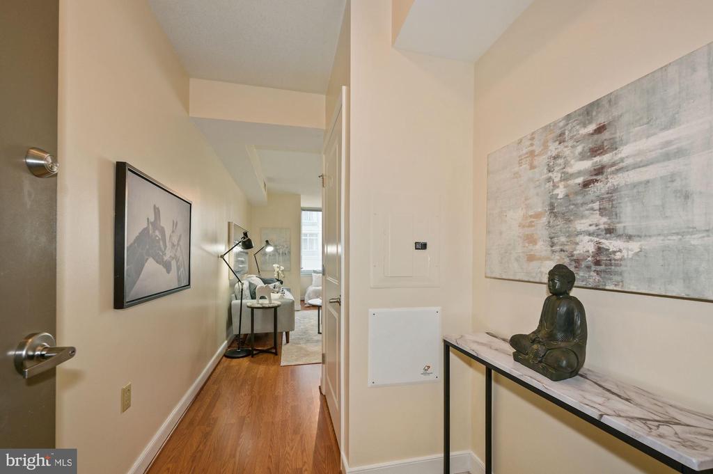 555 MASSACHUSETTS AVENUE NW Unit: 414