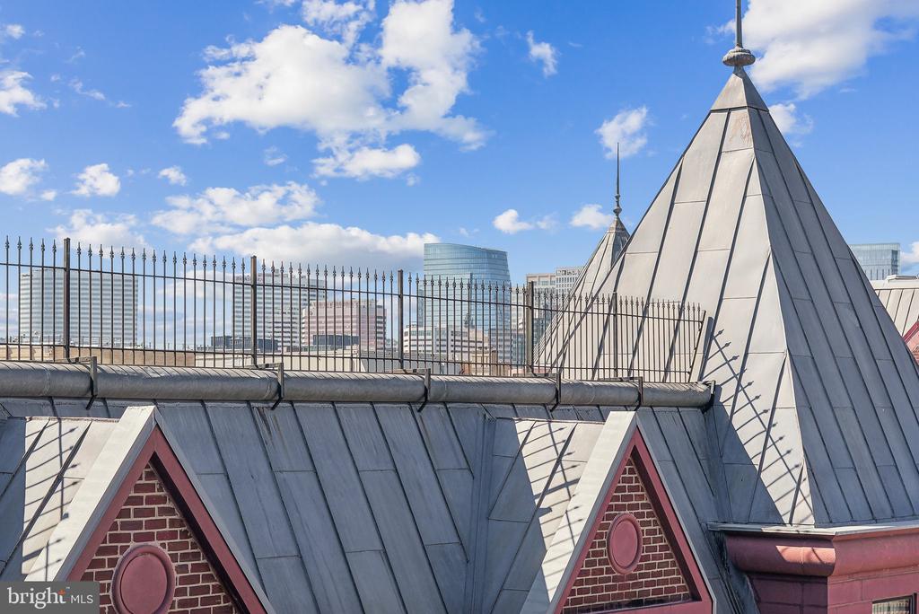 1077 30TH STREET NW Unit: 705