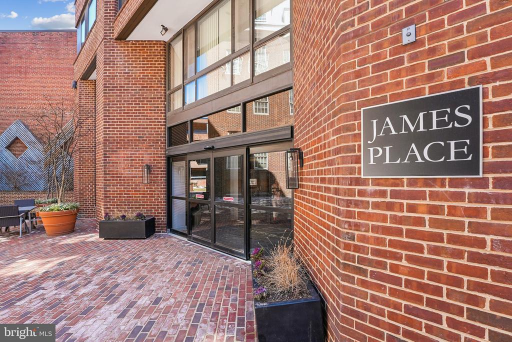 1077 30TH STREET NW Unit: 705