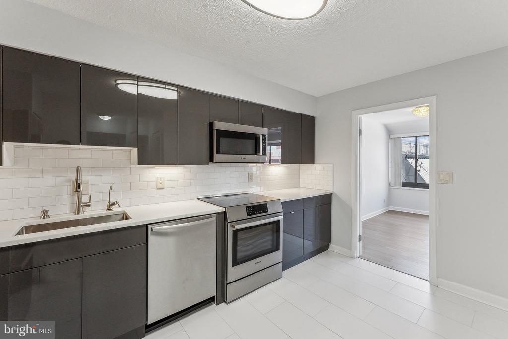 1077 30TH STREET NW Unit: 705