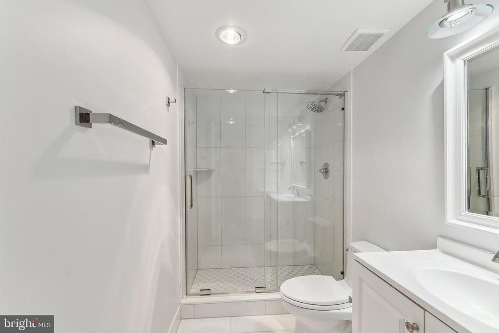1077 30TH STREET NW Unit: 705