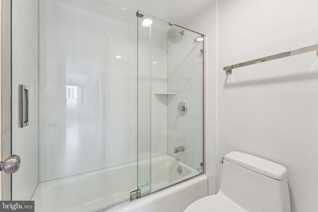 1077 30TH STREET NW Unit: 705