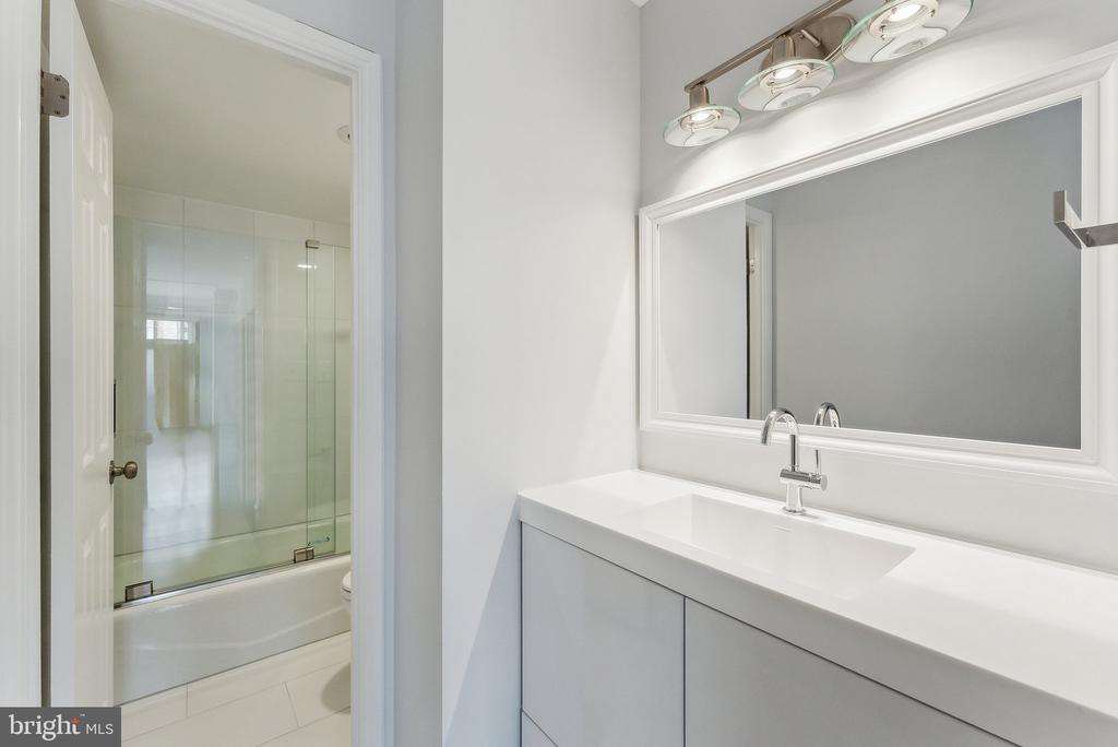 1077 30TH STREET NW Unit: 705