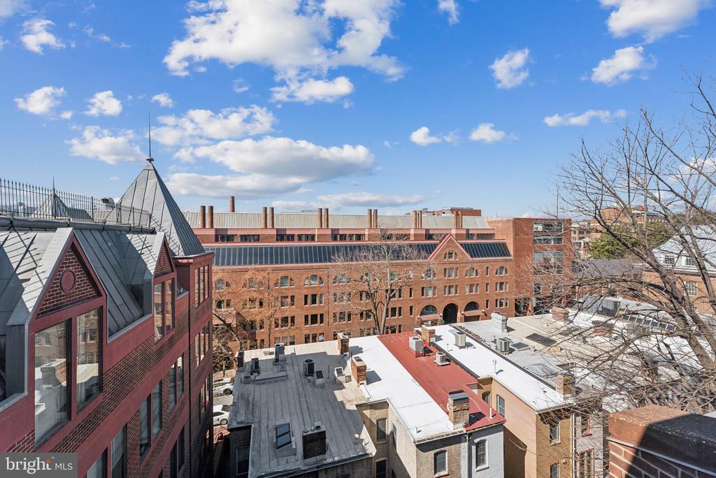 1077 30TH STREET NW Unit: 705