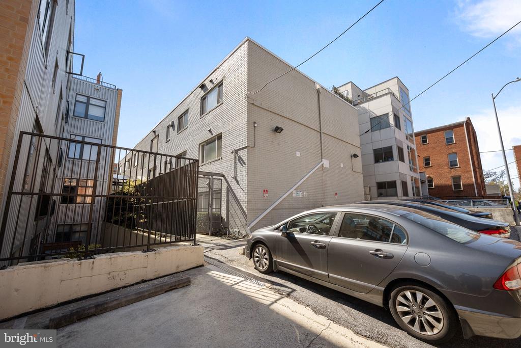 1439 CHAPIN STREET NW Unit: 102