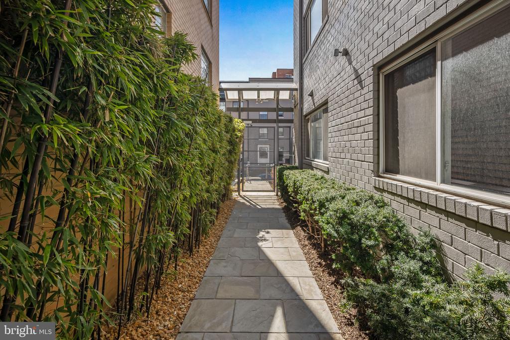1439 CHAPIN STREET NW Unit: 102