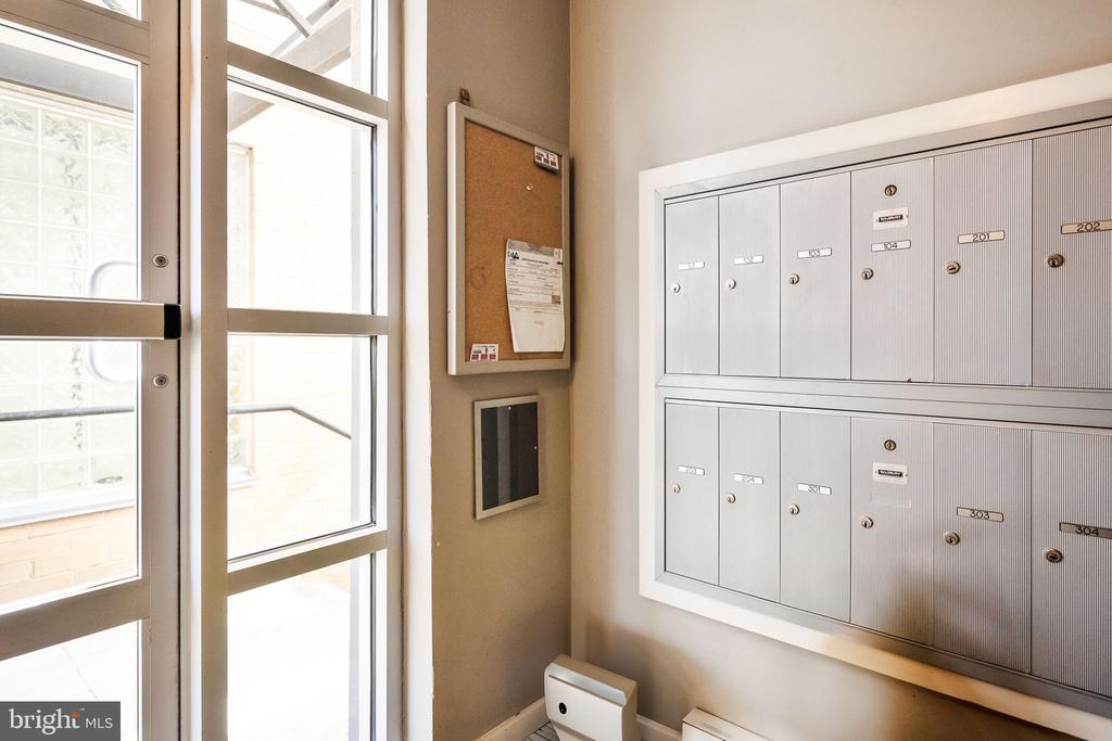1439 CHAPIN STREET NW Unit: 102
