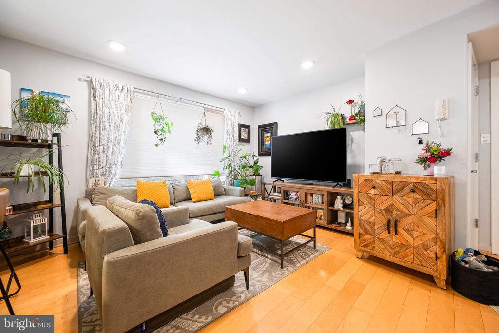 1439 CHAPIN STREET NW Unit: 102