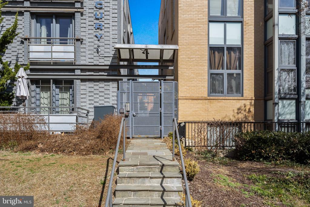 1439 CHAPIN STREET NW Unit: 102