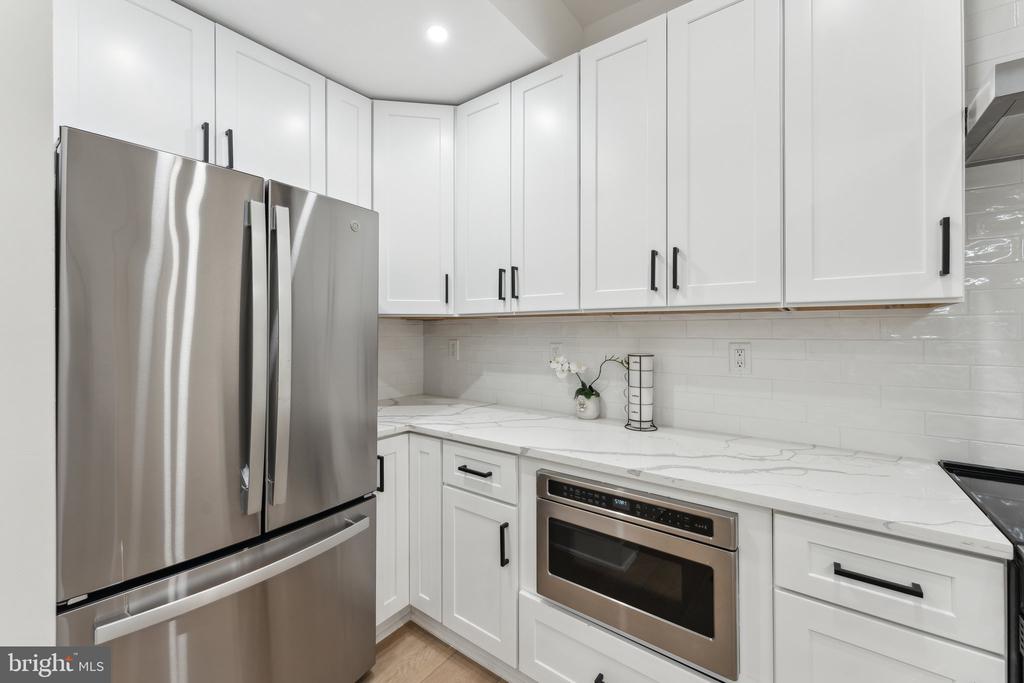 6 ADAMS STREET NW Unit: 1