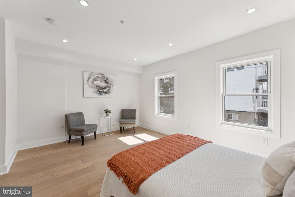 6 ADAMS STREET NW Unit: 1
