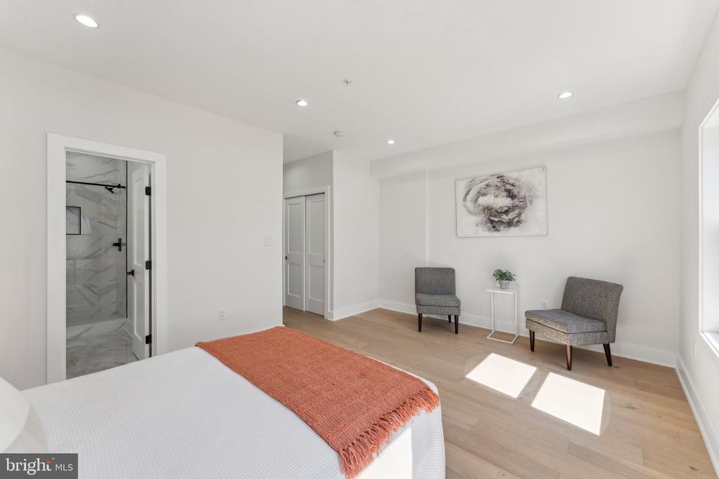 6 ADAMS STREET NW Unit: 1