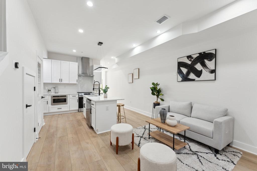 6 ADAMS STREET NW Unit: 1