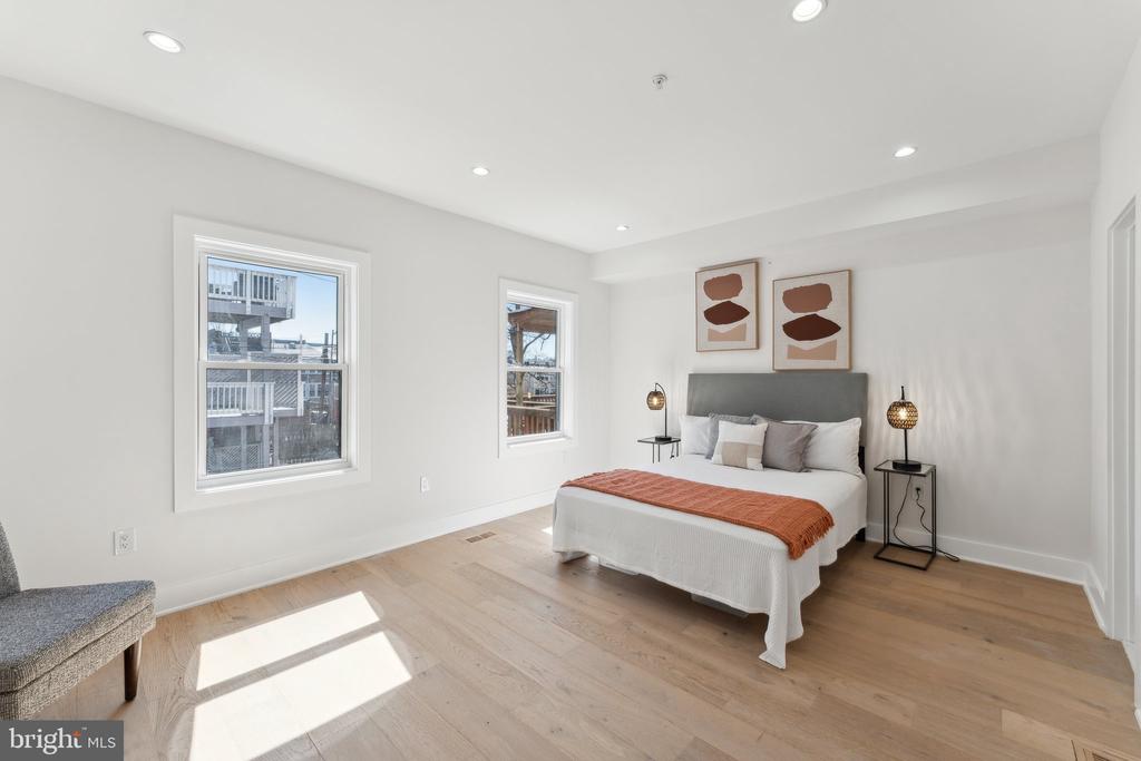 6 ADAMS STREET NW Unit: 1