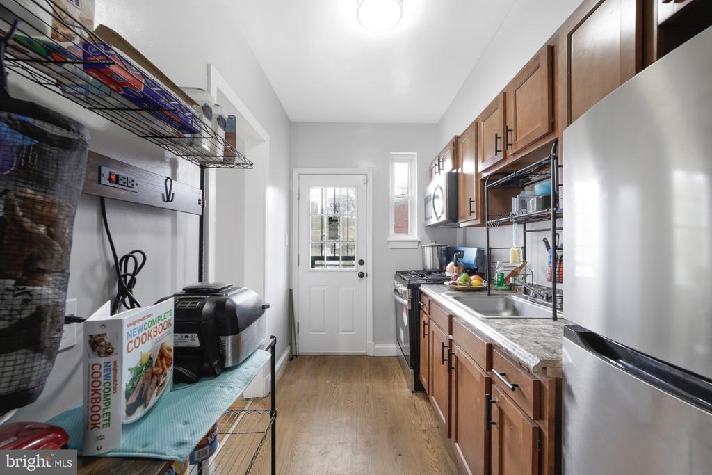 400 DIVISION AVENUE NE