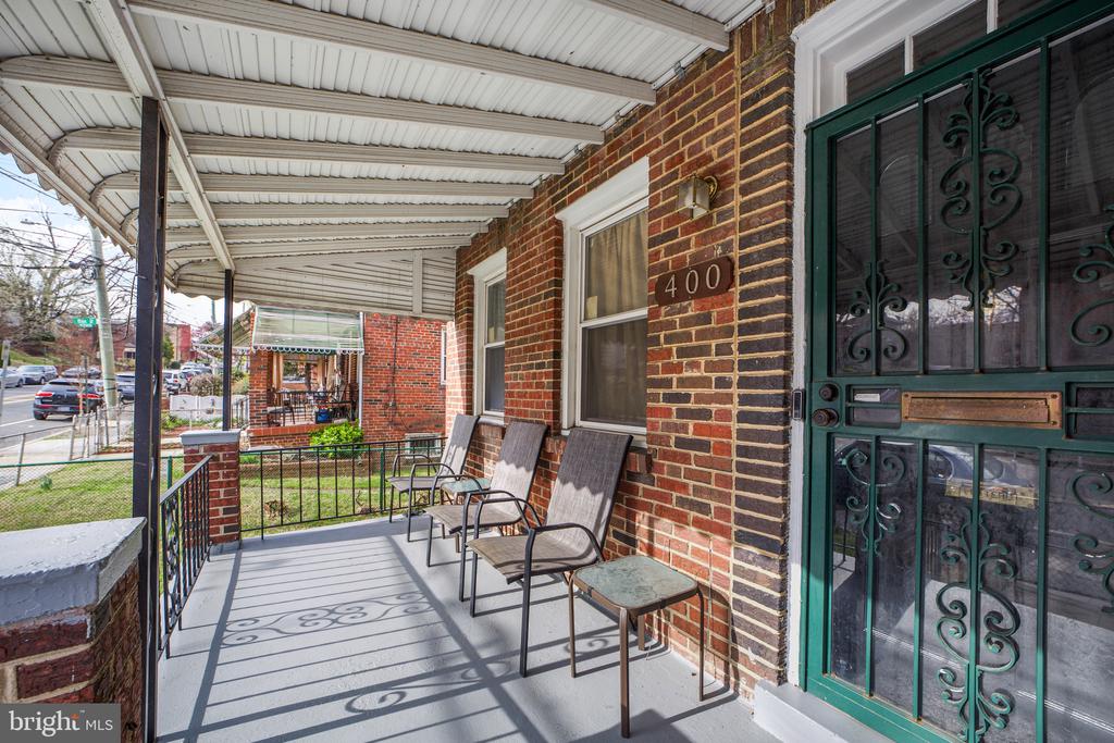 400 DIVISION AVENUE NE