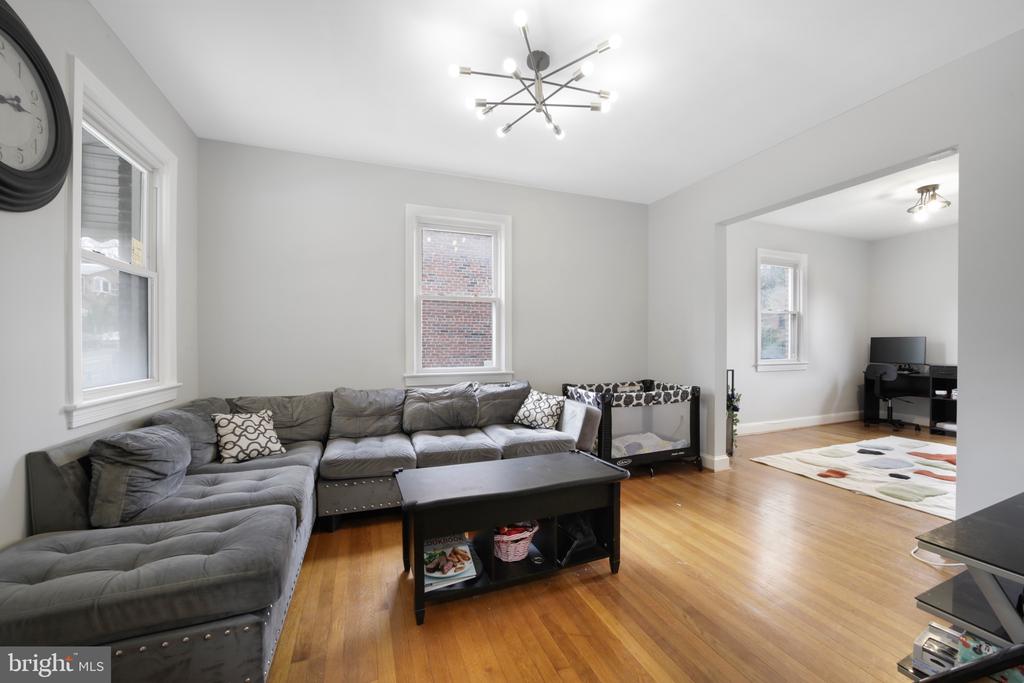 400 DIVISION AVENUE NE