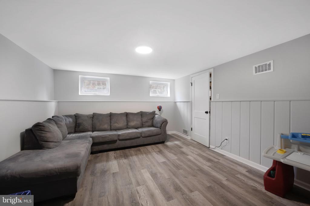 400 DIVISION AVENUE NE