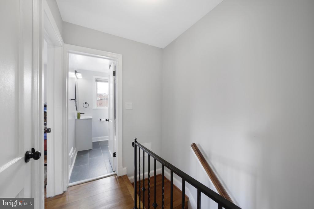 400 DIVISION AVENUE NE