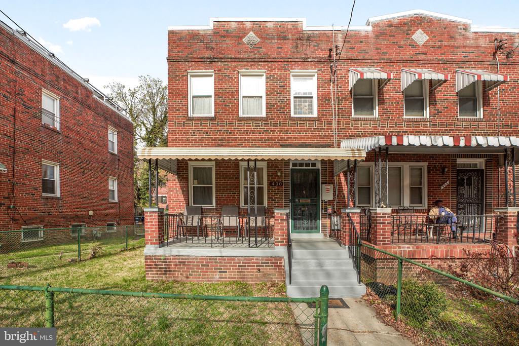 400 DIVISION AVENUE NE