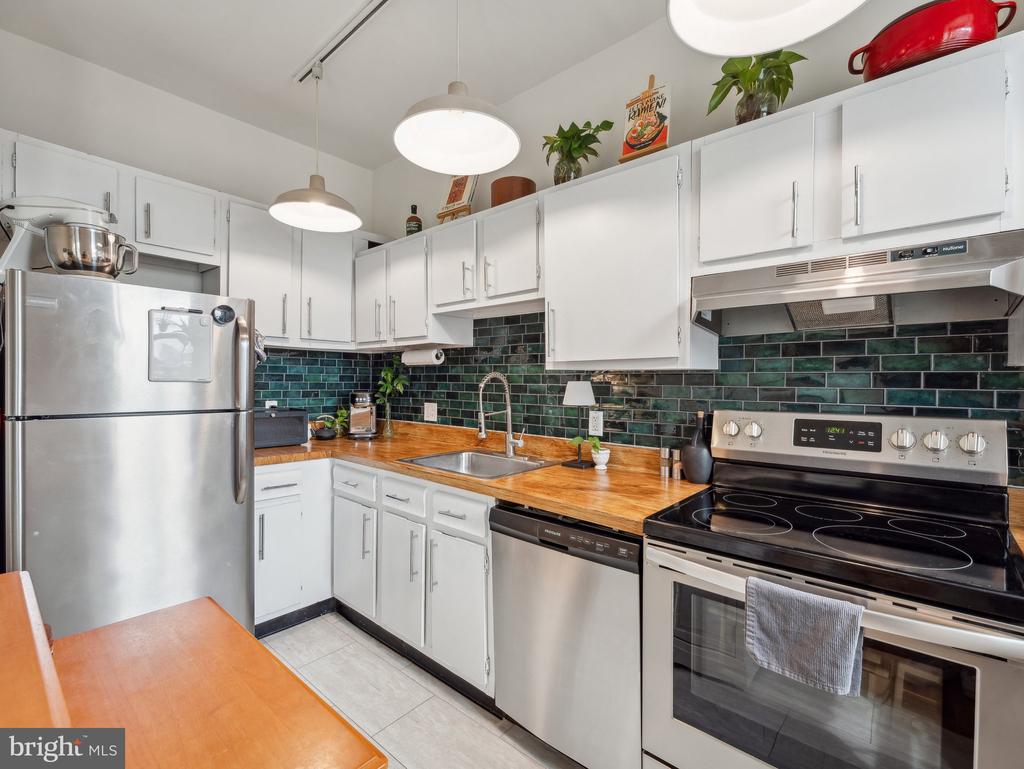 3420 16TH STREET NW Unit: 304