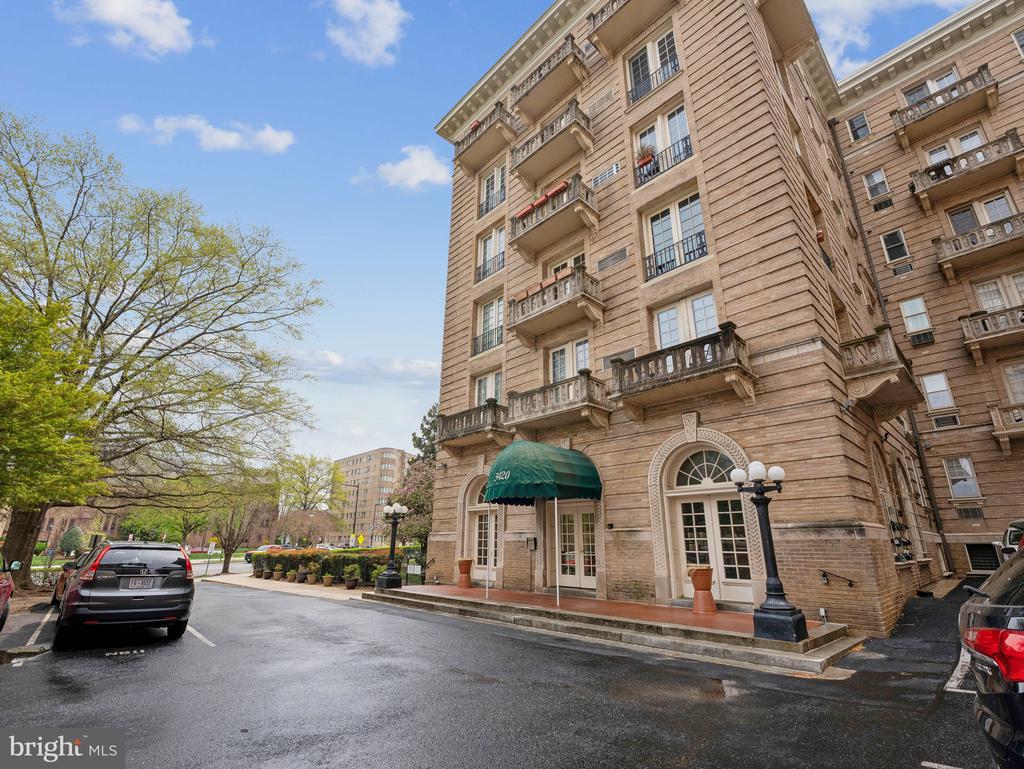3420 16TH STREET NW Unit: 304