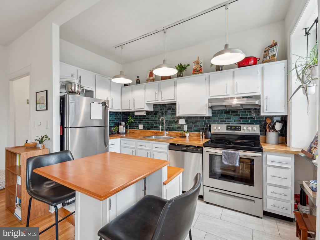 3420 16TH STREET NW Unit: 304