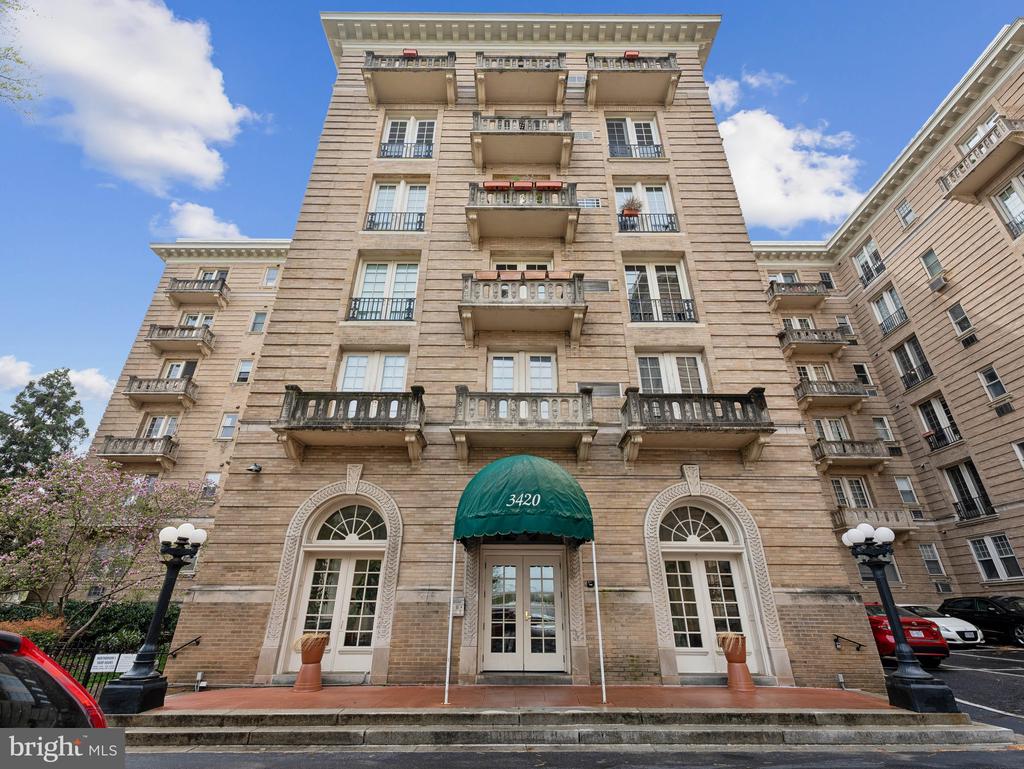 3420 16TH STREET NW Unit: 304