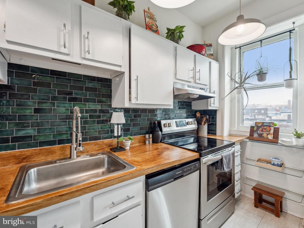 3420 16TH STREET NW Unit: 304