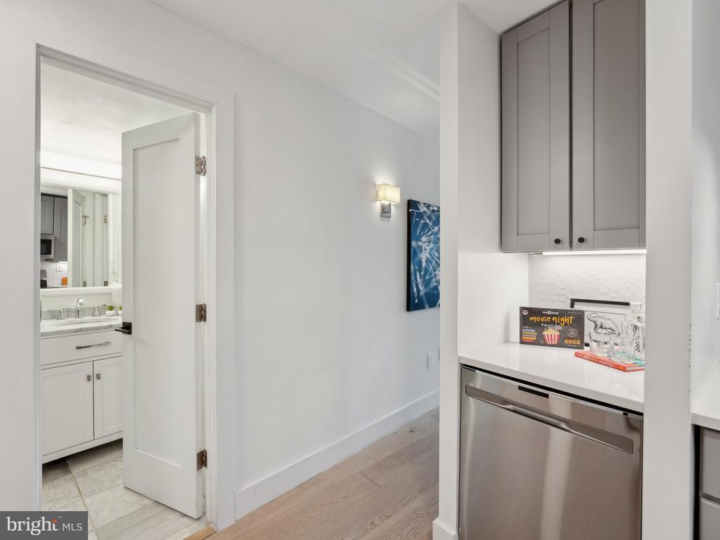1239 VERMONT AVENUE NW Unit: 401