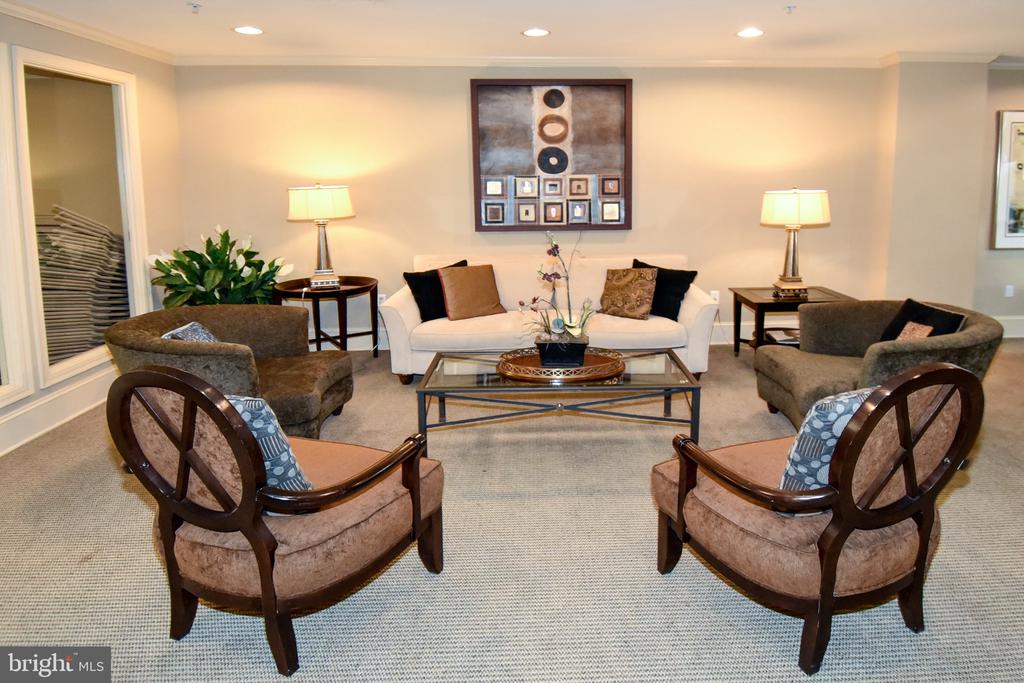 1111 25TH STREET NW Unit: 619