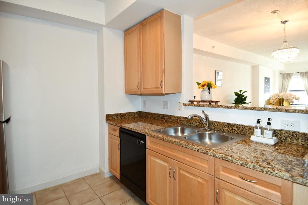 1111 25TH STREET NW Unit: 619