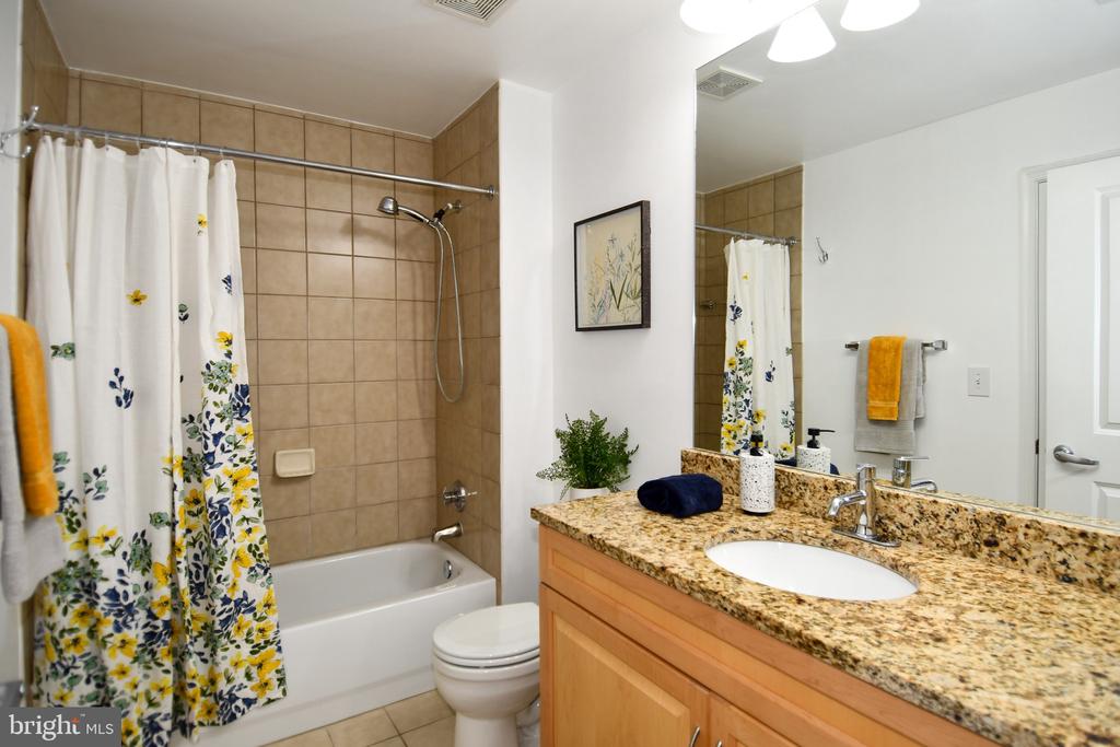 1111 25TH STREET NW Unit: 619
