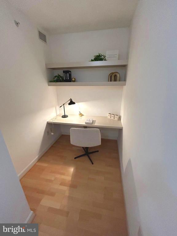 1111 25TH STREET NW Unit: 619