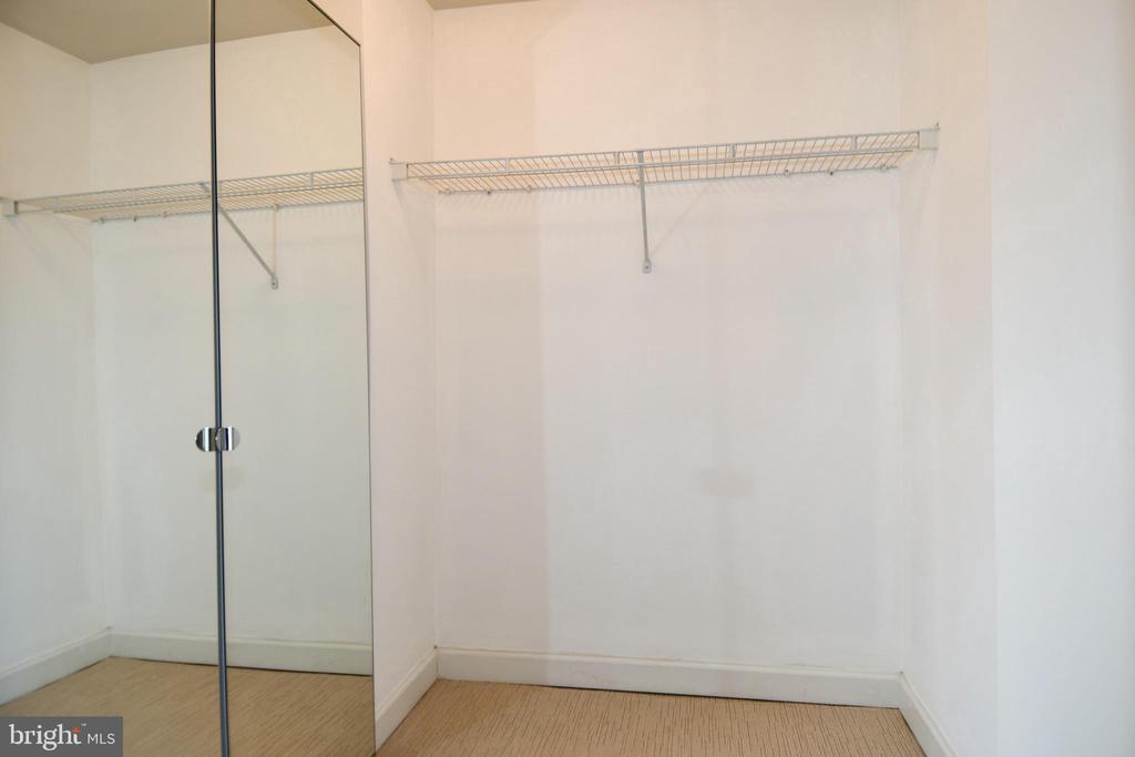1111 25TH STREET NW Unit: 619