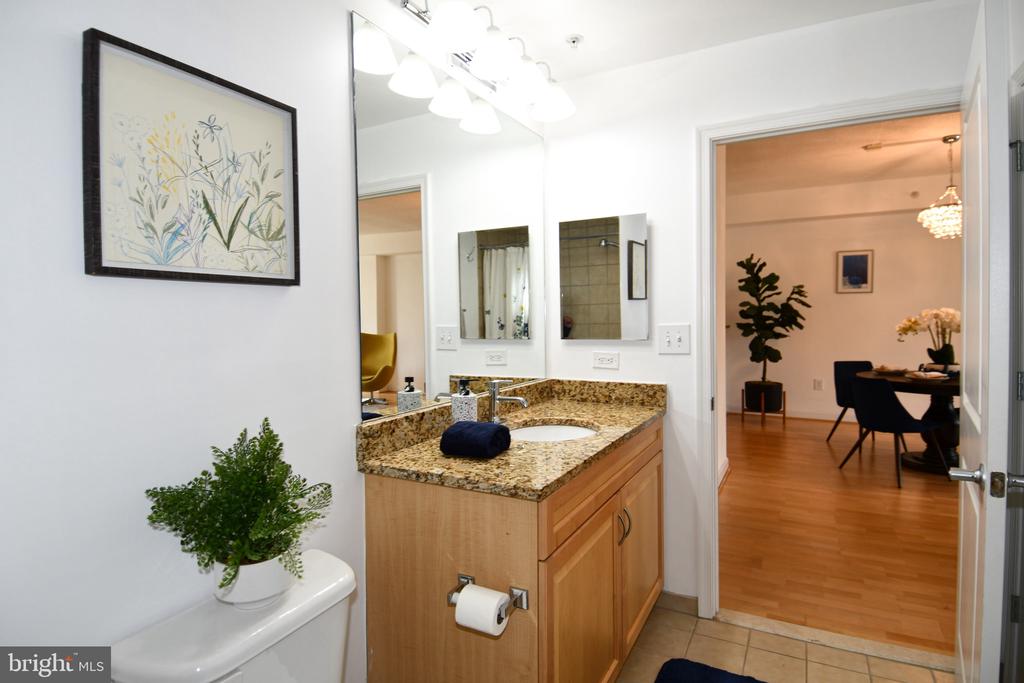 1111 25TH STREET NW Unit: 619