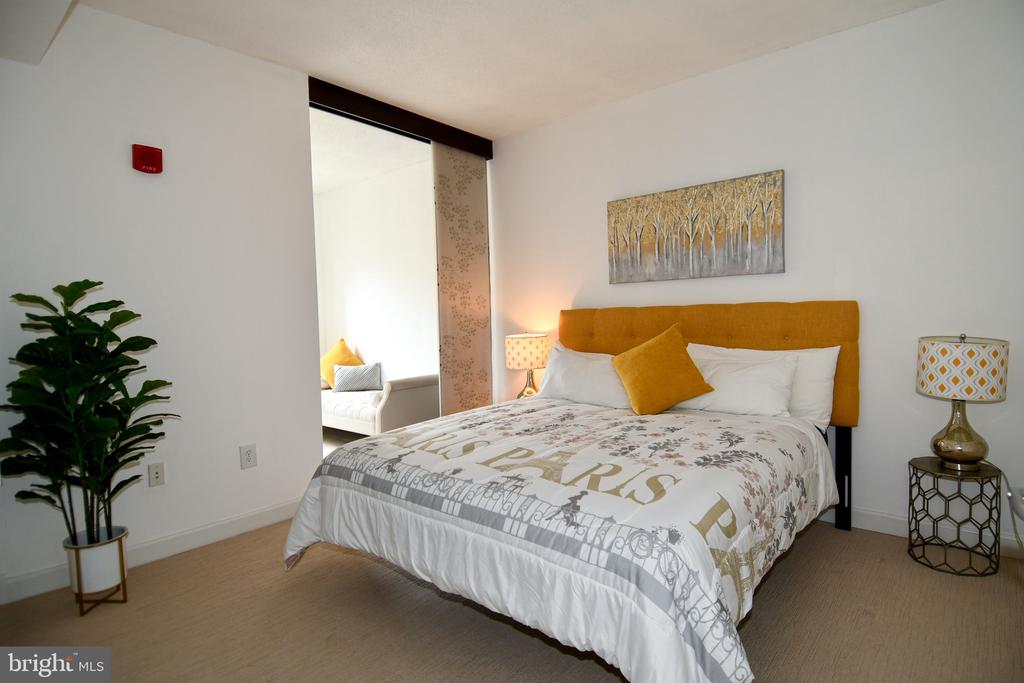 1111 25TH STREET NW Unit: 619