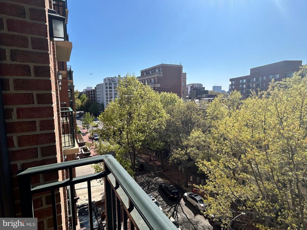 1111 25TH STREET NW Unit: 619