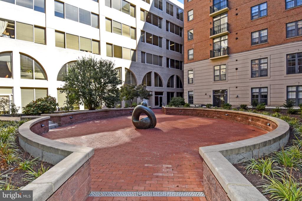 1111 25TH STREET NW Unit: 619