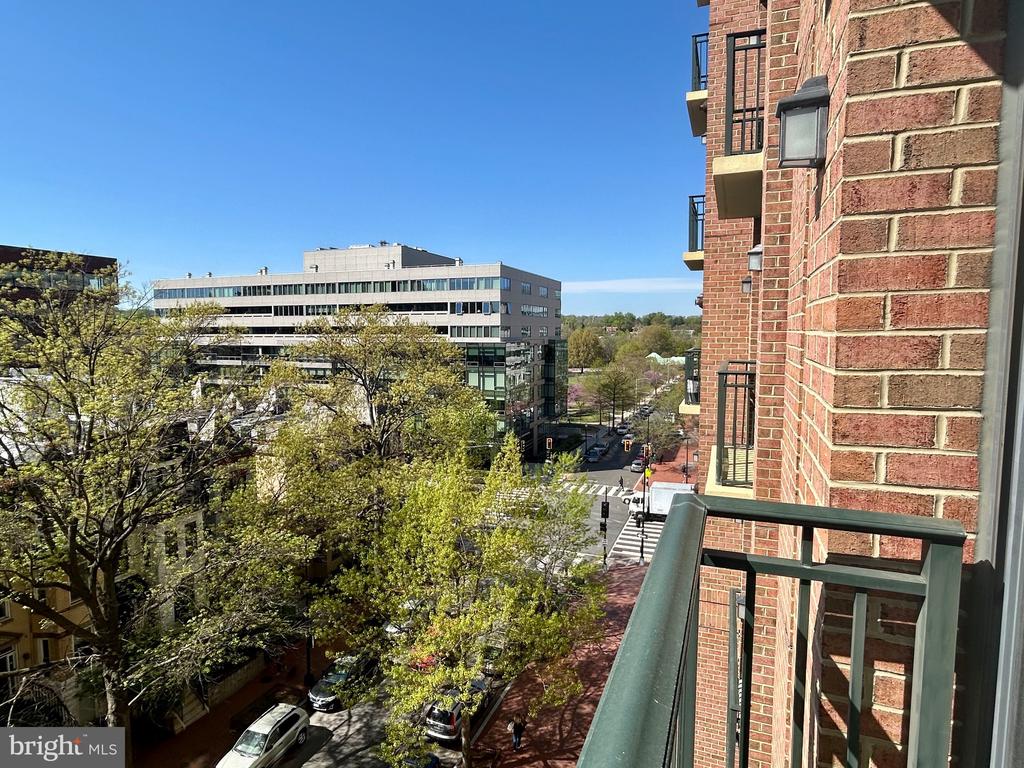 1111 25TH STREET NW Unit: 619