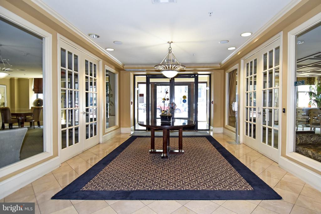 1111 25TH STREET NW Unit: 619