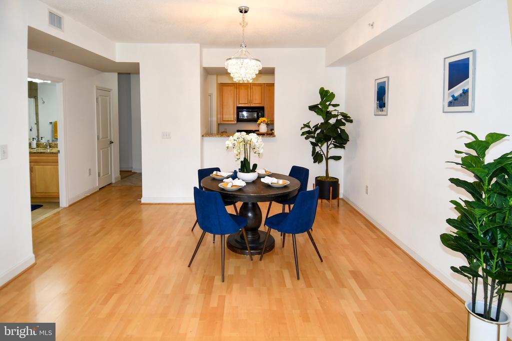 1111 25TH STREET NW Unit: 619