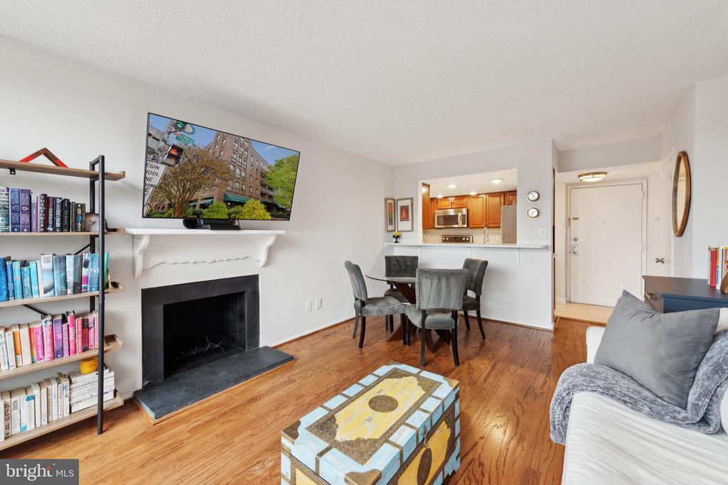 1700 17TH STREET NW Unit: 403