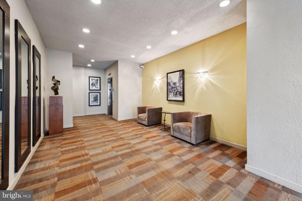 1700 17TH STREET NW Unit: 403