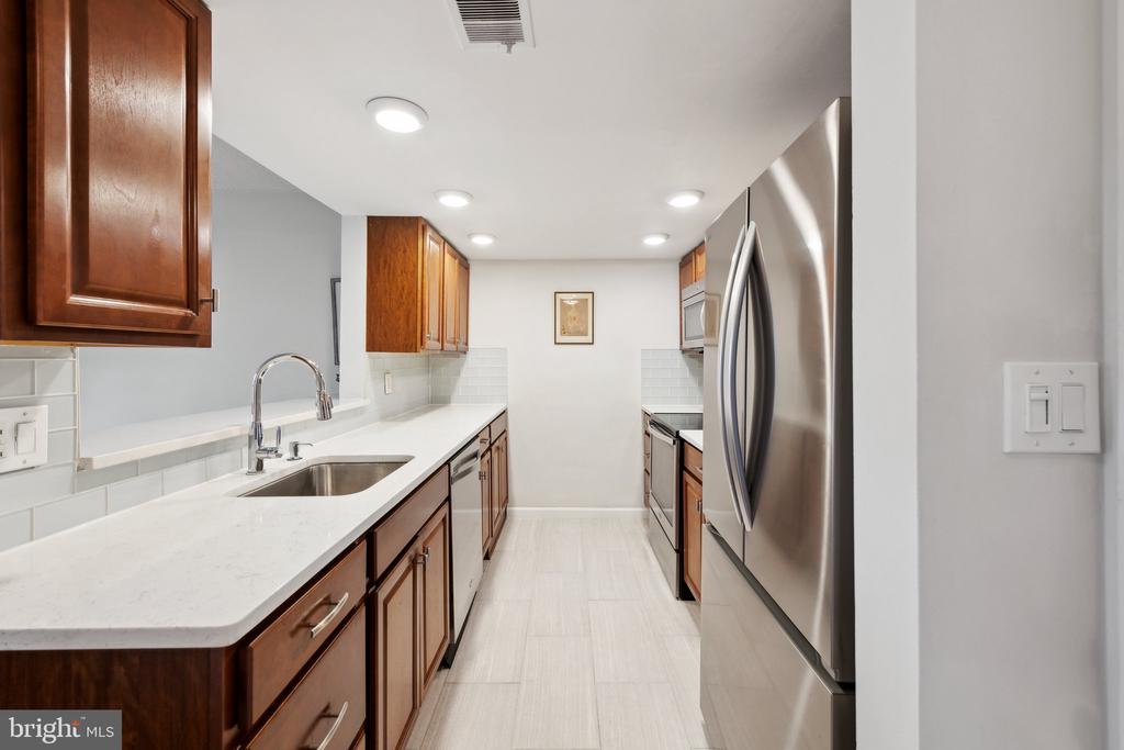 1700 17TH STREET NW Unit: 403