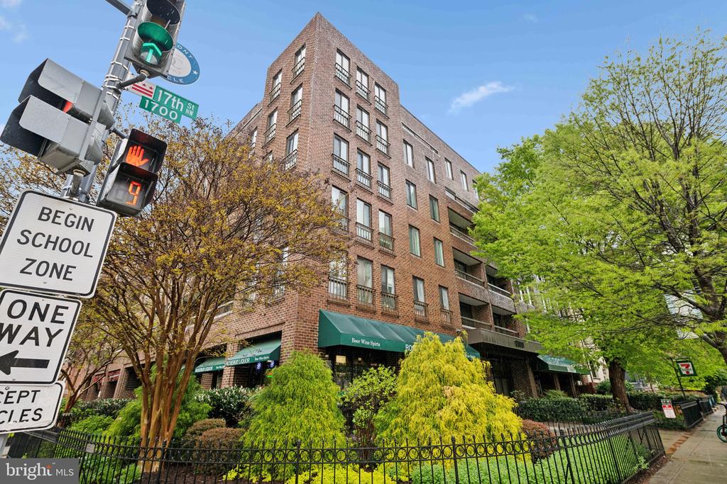 1700 17TH STREET NW Unit: 403