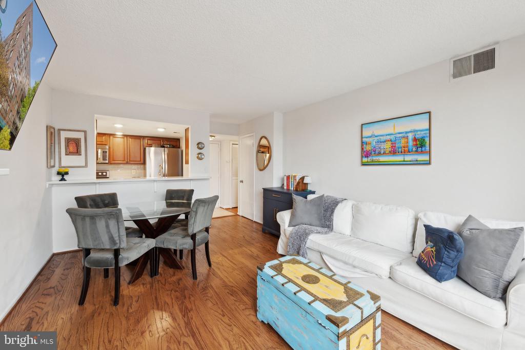 1700 17TH STREET NW Unit: 403