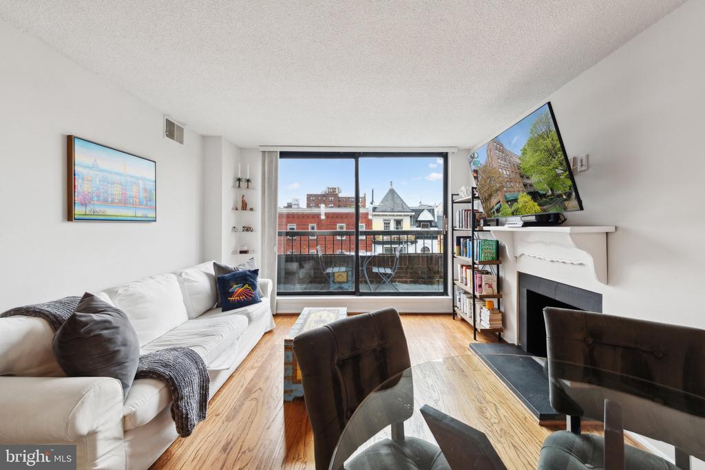 1700 17TH STREET NW Unit: 403