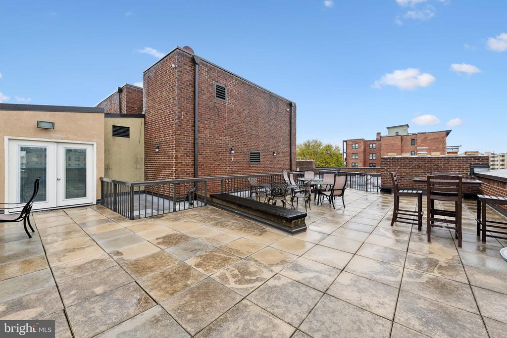 1700 17TH STREET NW Unit: 403