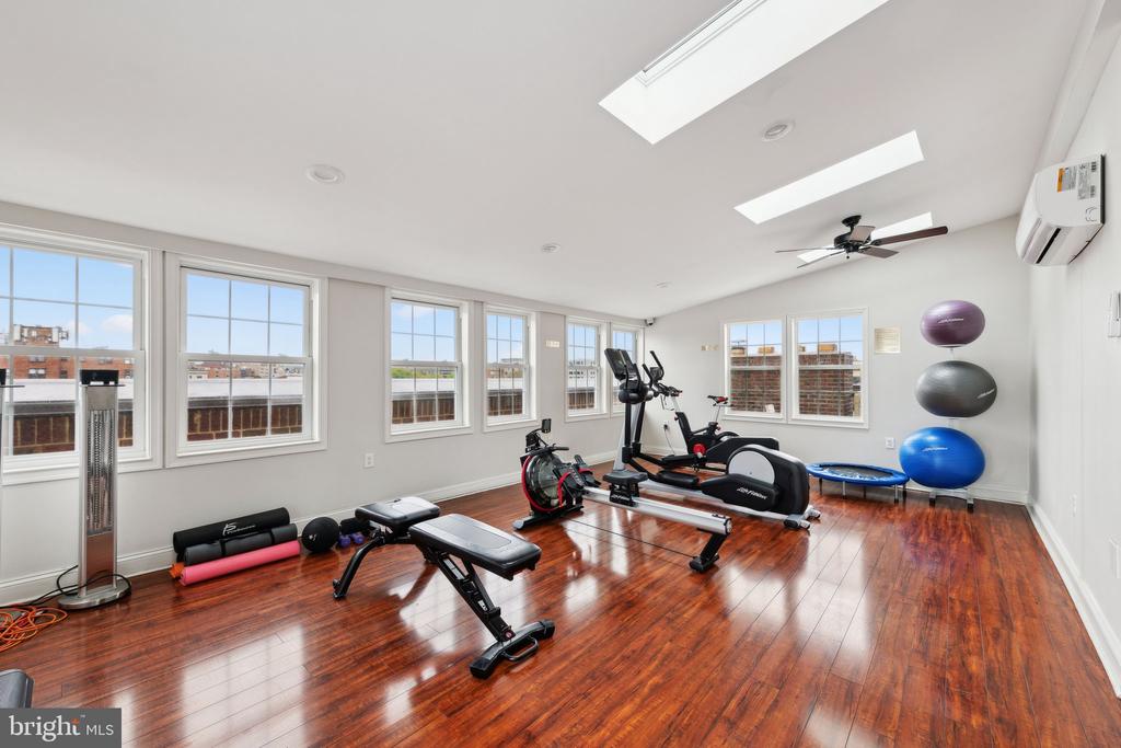 1700 17TH STREET NW Unit: 403